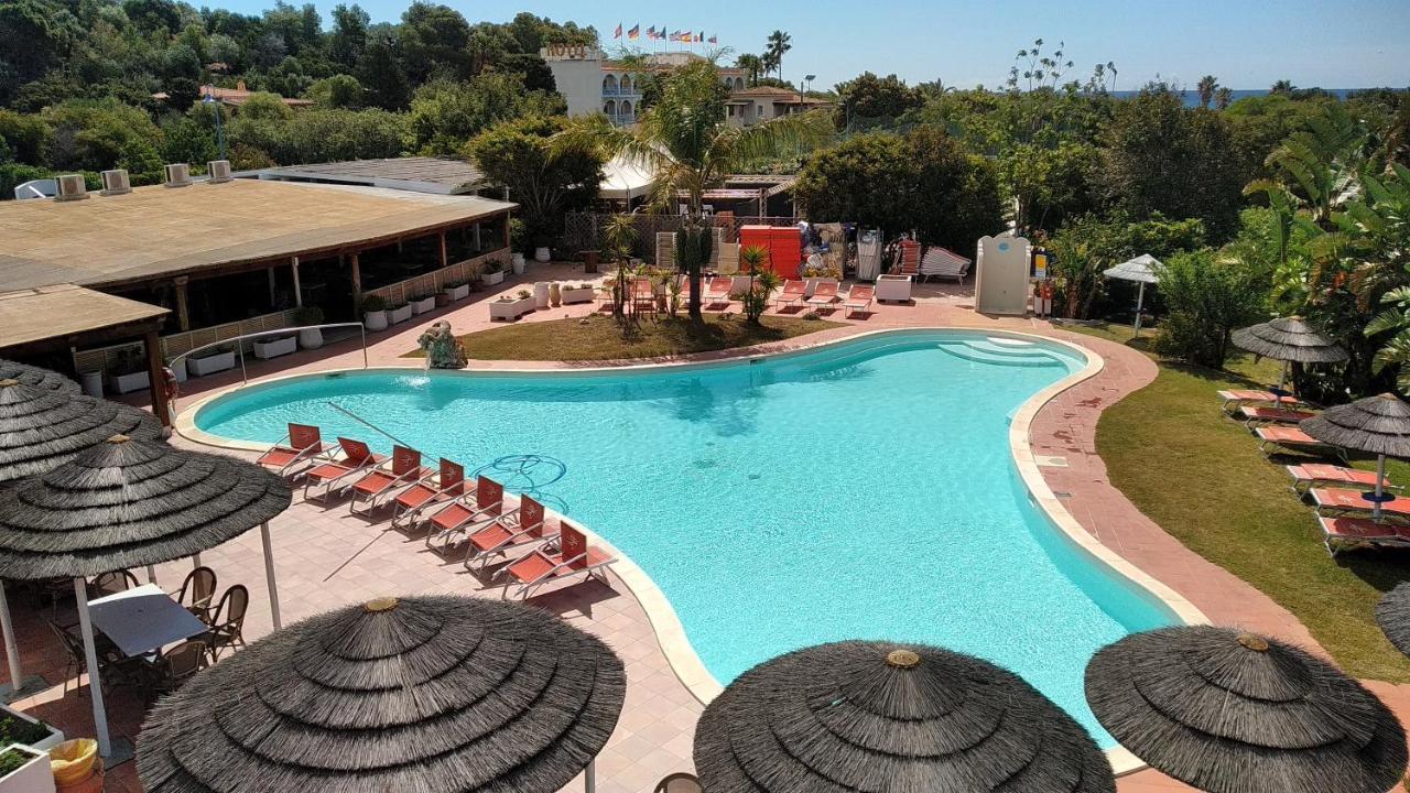 Hotel Altura Villasimius Exterior foto