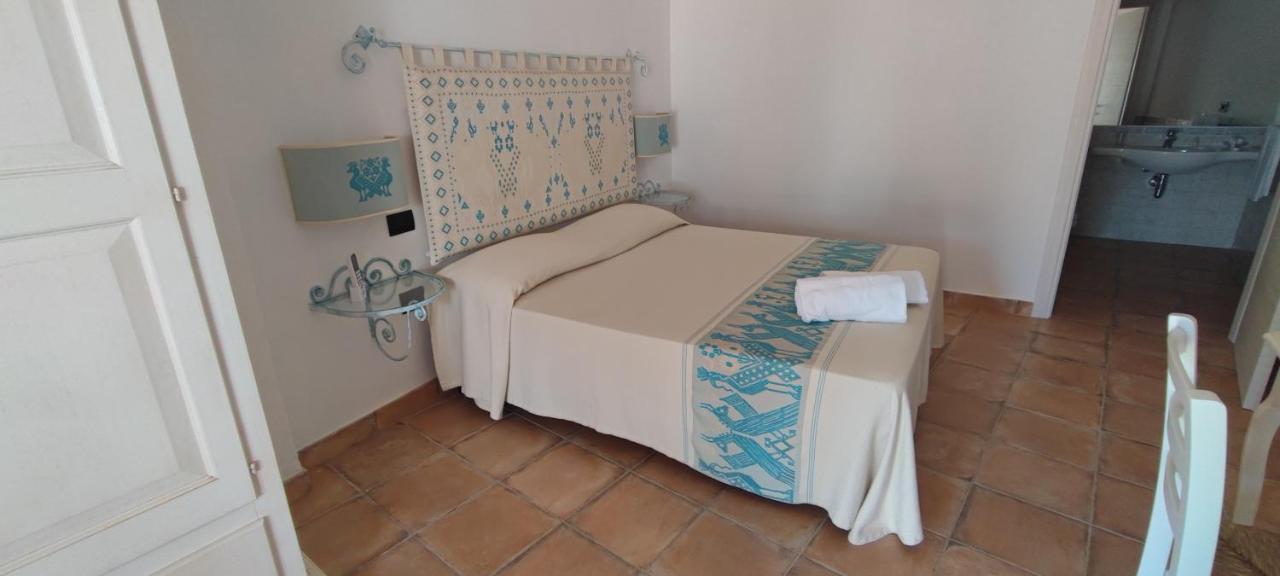 Hotel Altura Villasimius Exterior foto